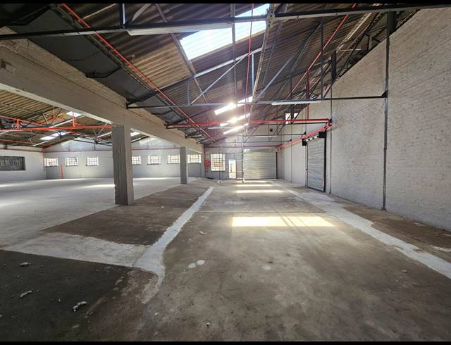 742M² WAREHOUSE TO LET IN BENROSE